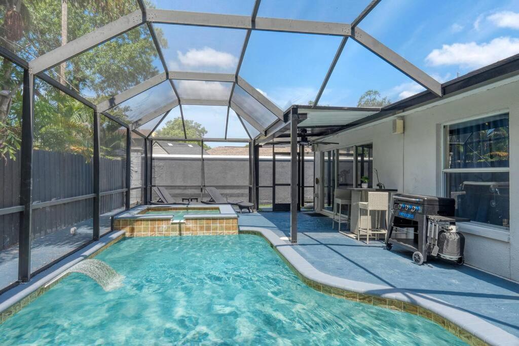 Luxury Style Townhome With Pool - 1 Miles To Bucs Stadium Tampa Zewnętrze zdjęcie