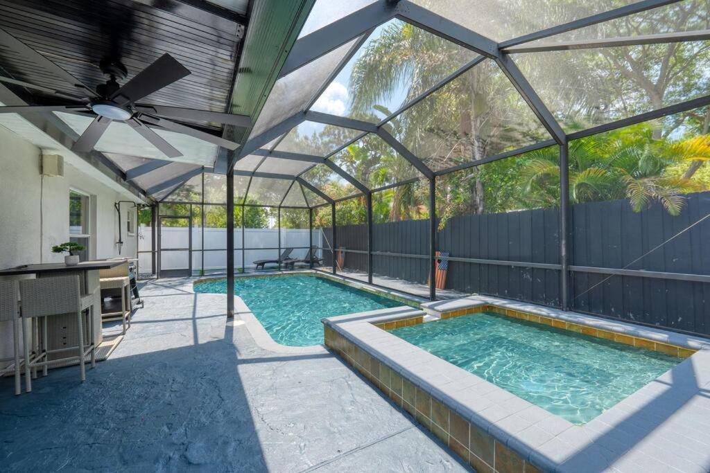 Luxury Style Townhome With Pool - 1 Miles To Bucs Stadium Tampa Zewnętrze zdjęcie