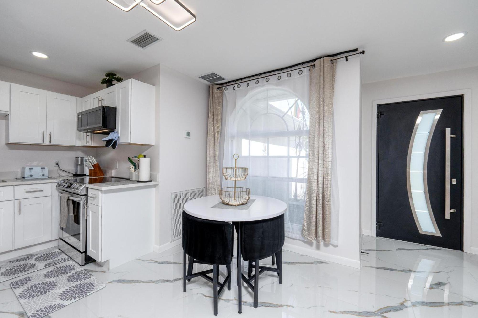 Luxury Style Townhome With Pool - 1 Miles To Bucs Stadium Tampa Zewnętrze zdjęcie